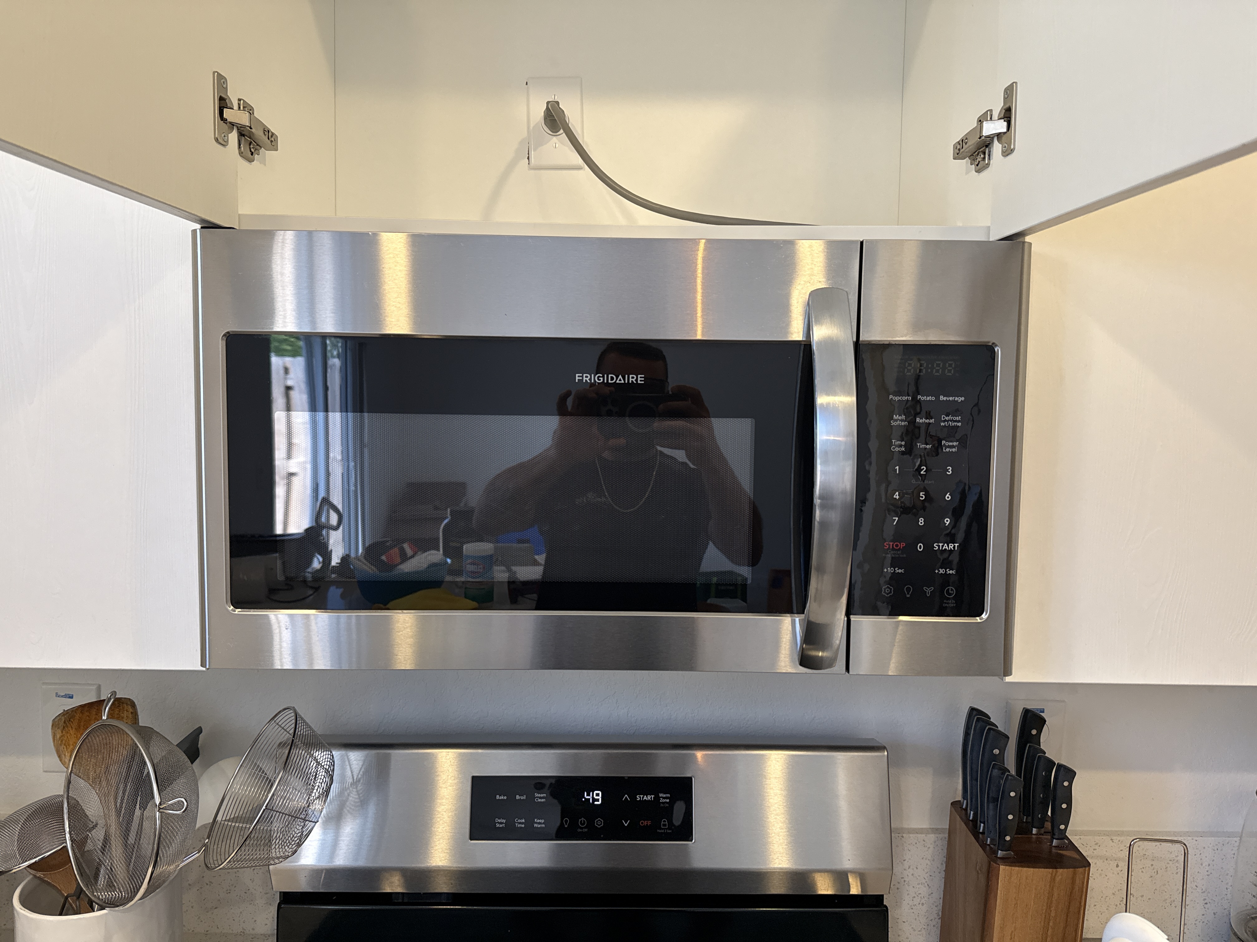Frigidaire over-the-range microwave evaluated during service call in Coral Springs FL RR0089